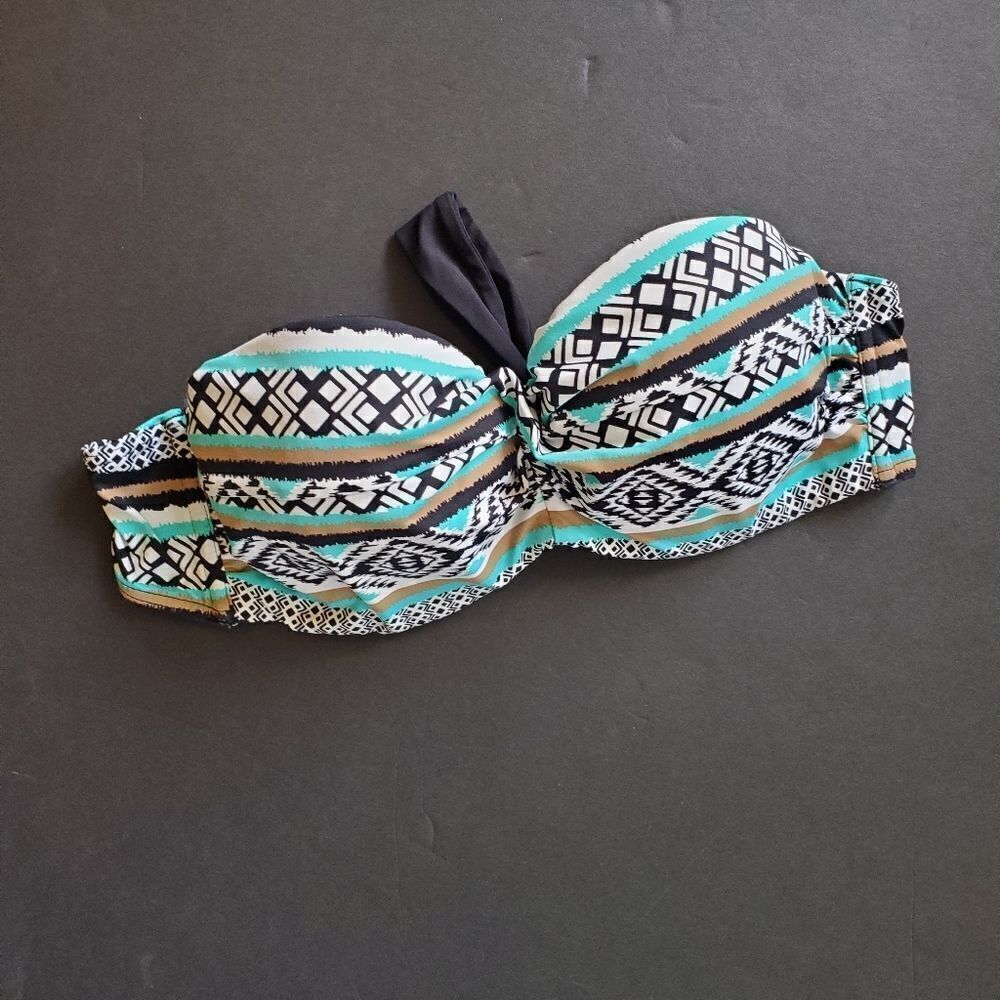 Venus Aztec Bikini Top - Picture 2 of 7